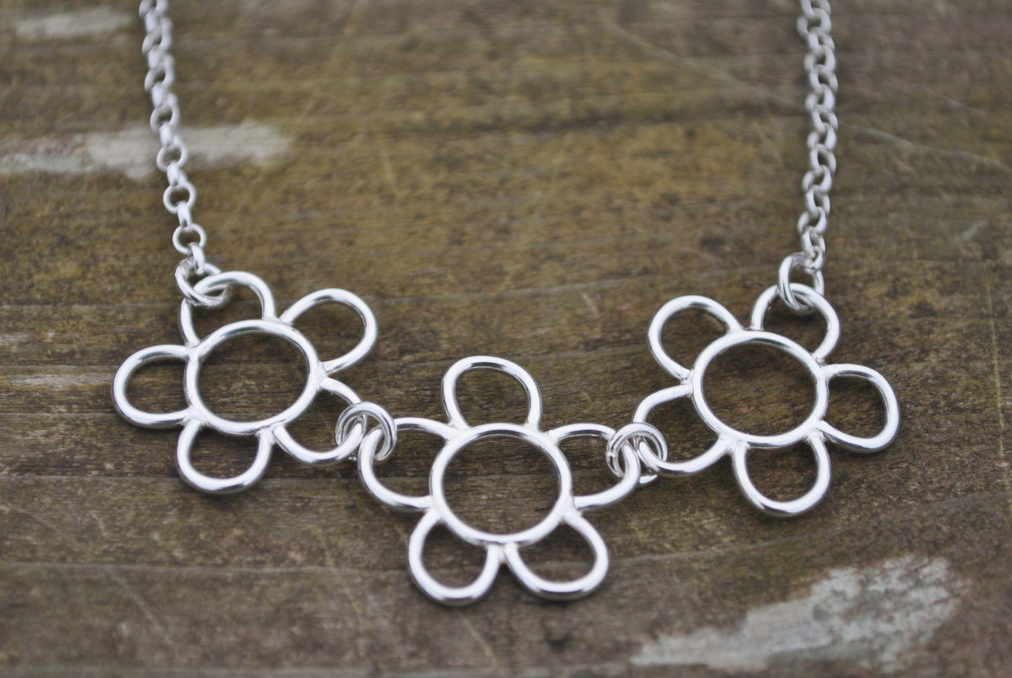 Silver Irish Floral Lace Triple Flower Necklace